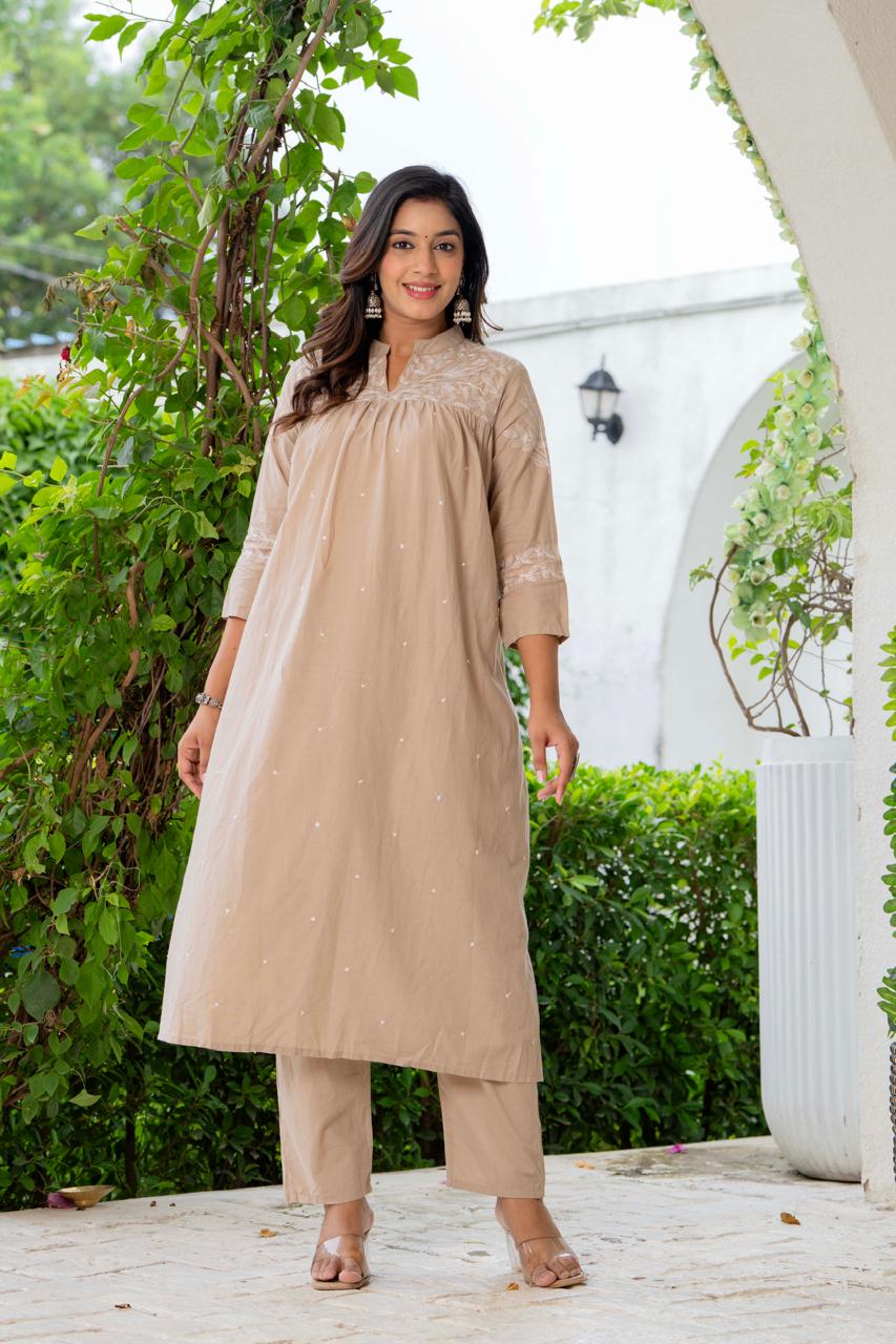 Kurta Beige Silk Blend Solid Embroidered Flared Suit Set
