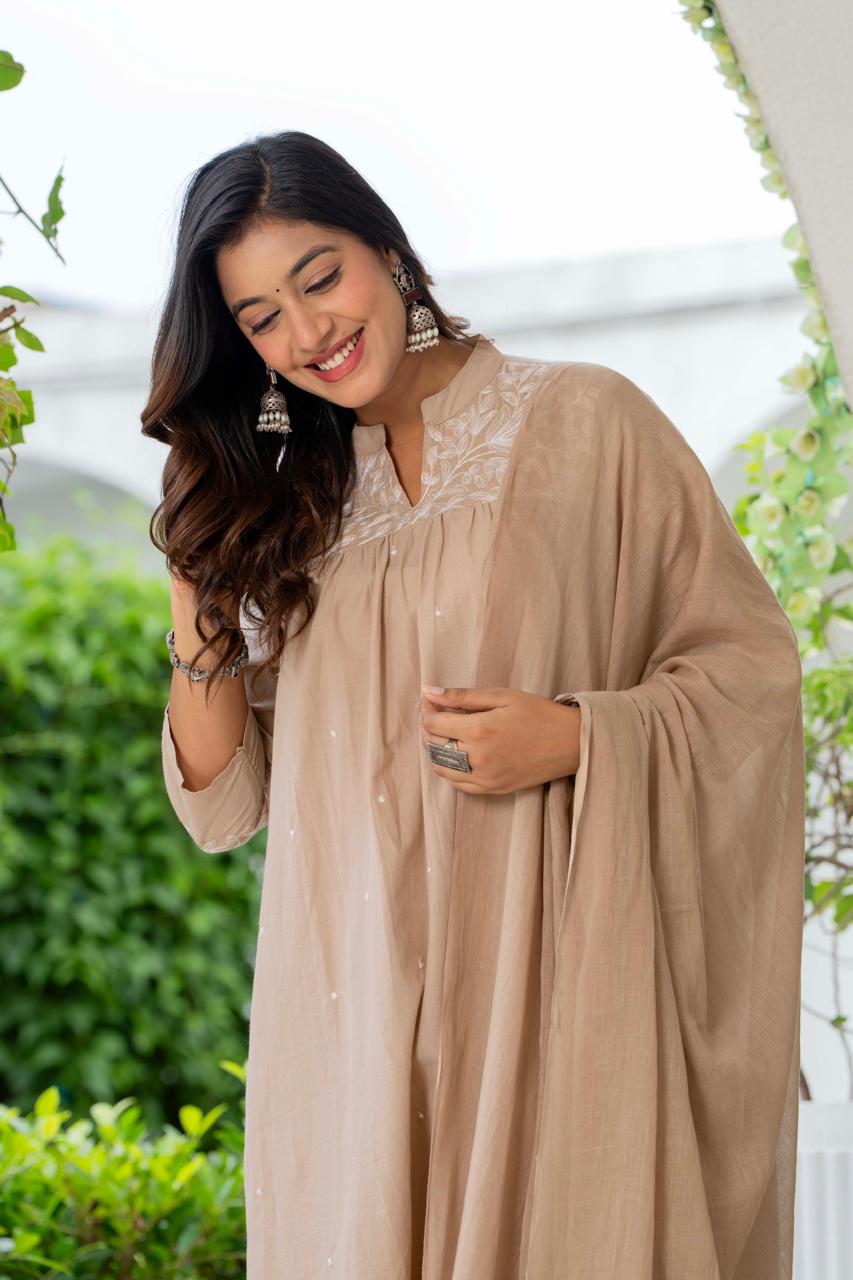 Kurta Beige Silk Blend Solid Embroidered Flared Suit Set