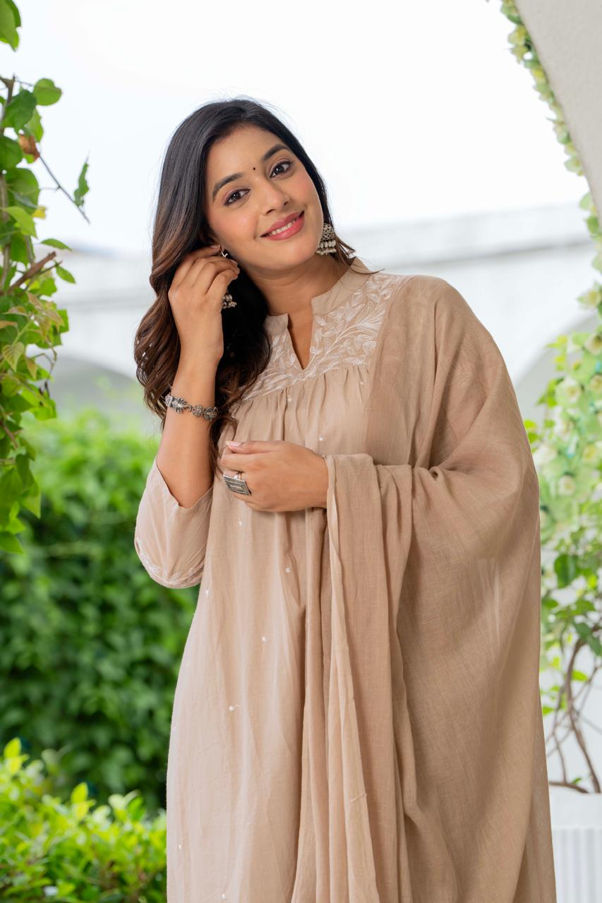 Kurta Beige Silk Blend Solid Embroidered Flared Suit Set