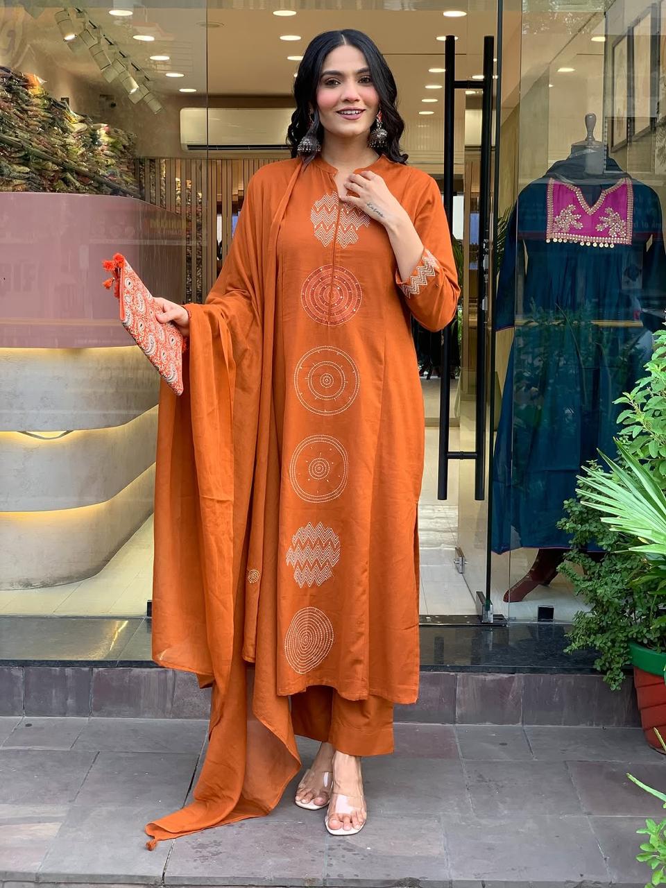 Kurta Women Embrodairy Chanderi Stright Kurta Set With chinon duppata