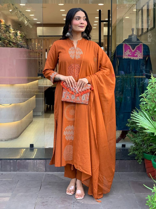 Kurta Women Embrodairy Chanderi Stright Kurta Set With chinon duppata
